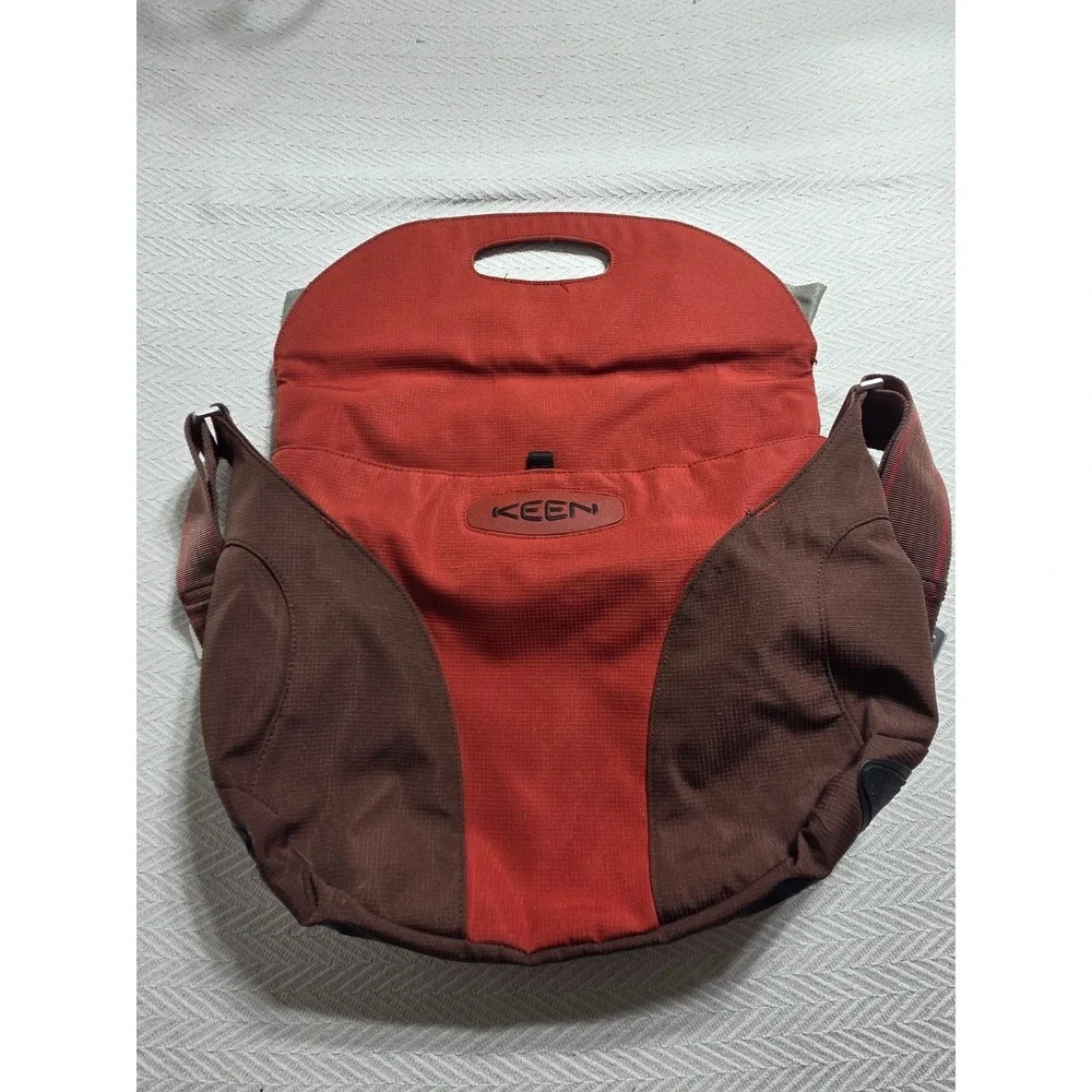 KEEN Hybrid Think Messenger Bag Red Brown Rubber Bottom Crossbody Tote